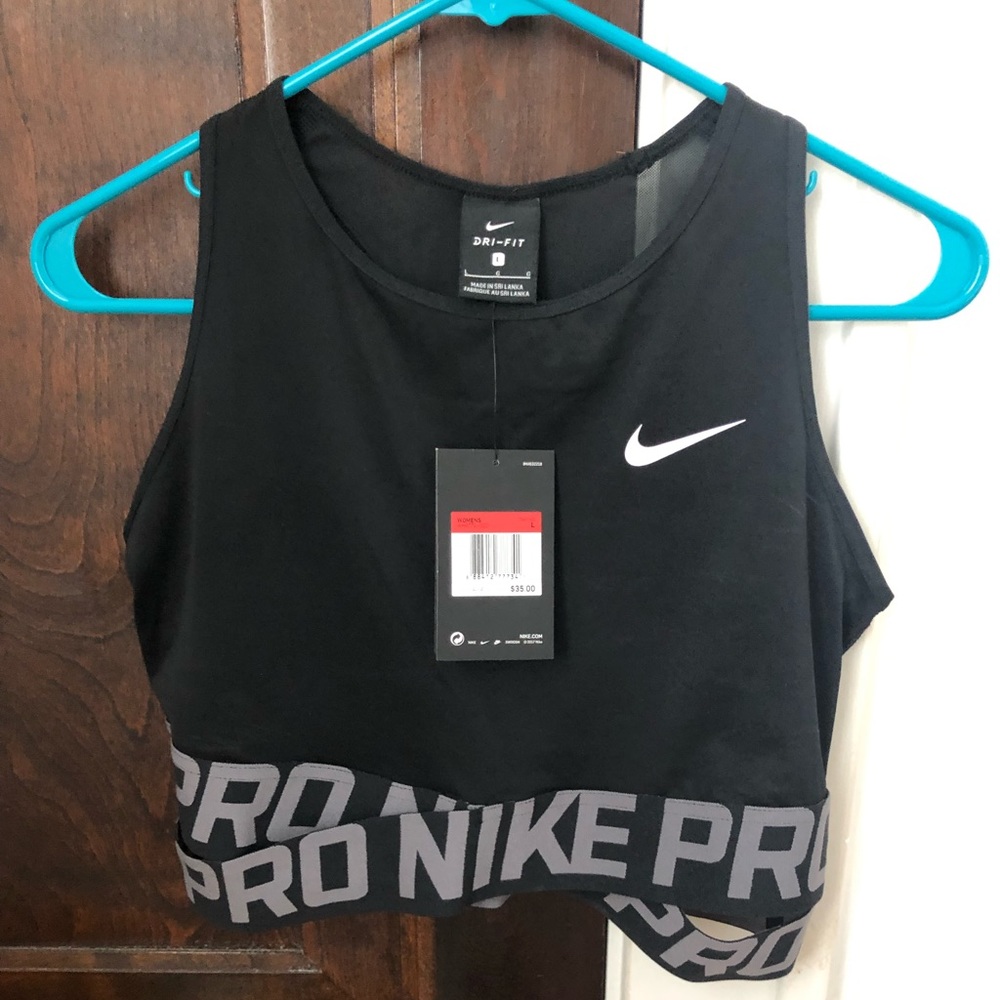 Nike Crop Top